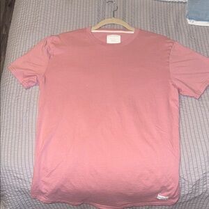 Hollister Men's Pink T-Shirt